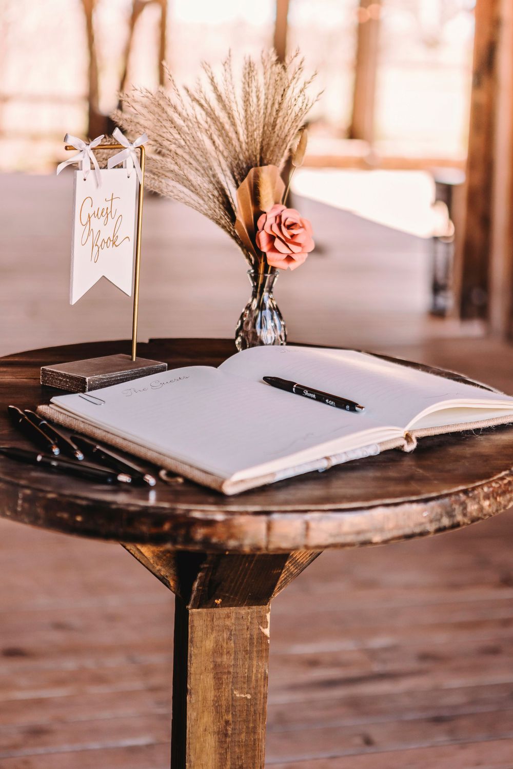 The barn at the woods edmond oklahoma wedding photographer