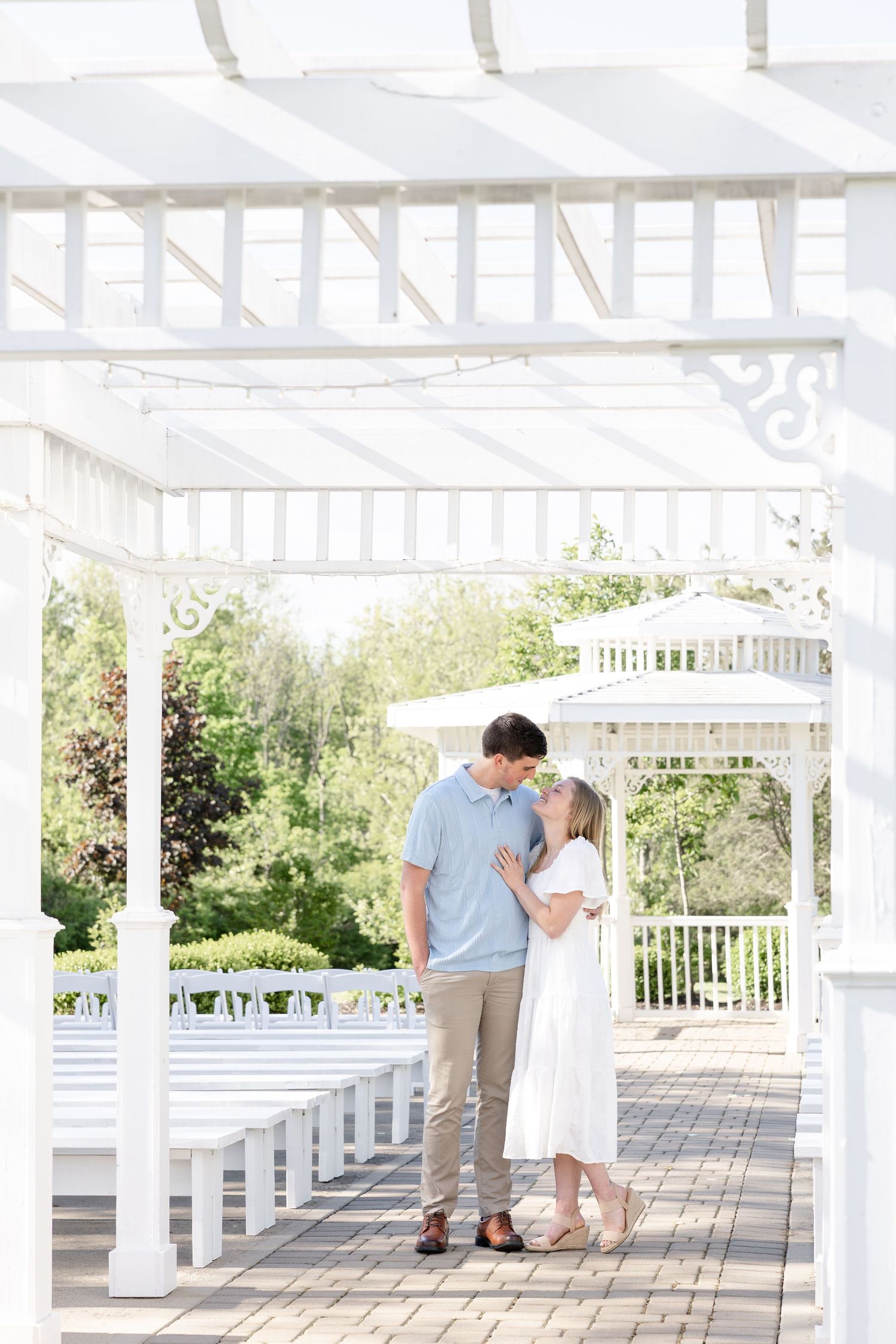 Light and airy Magnolia Estate engagement photos in Miamisburg, Ohio by Julia and Sean Photography