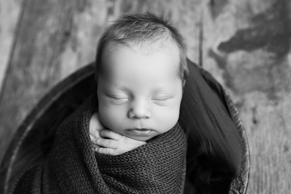 newborn photography Waukesha County Wisconsin family photographer.