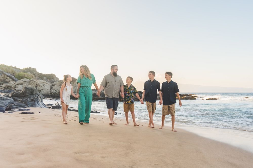 Maui family photo by ohwowfotos during sunset beach in Hawaii