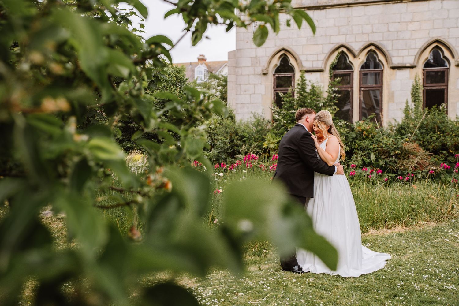 St Johns Church Weymouth. Weymouth Church Wedding. Church wedding in Weymouth. Weymouth wedding photographer.
