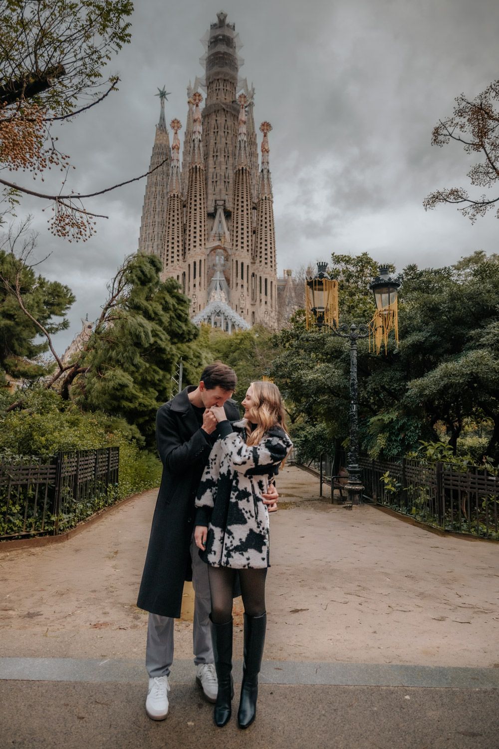 Romantic silhouette sunrise Sagrada Familia Anniversary photoshoot Barcelona BarcelonaLoversPH