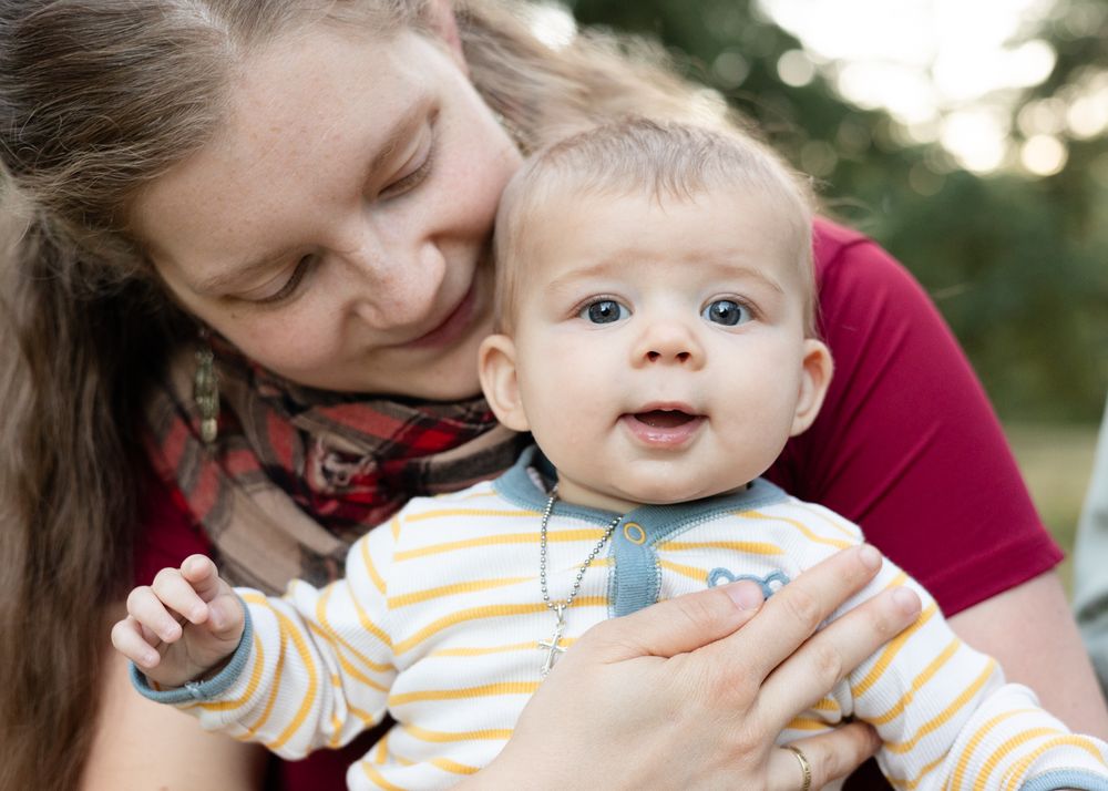 Estacada, Oregon Family photo session, Family of six, Oregon family photographer, shy children’s portraits, big family
