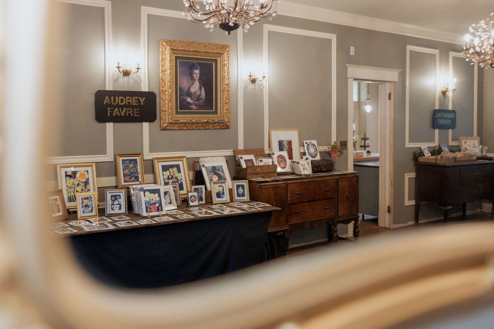 art vendors Lady Smith Manor Summer Market, Dorchester New Brunswick photographer Lady Smith Manor wedding photographer