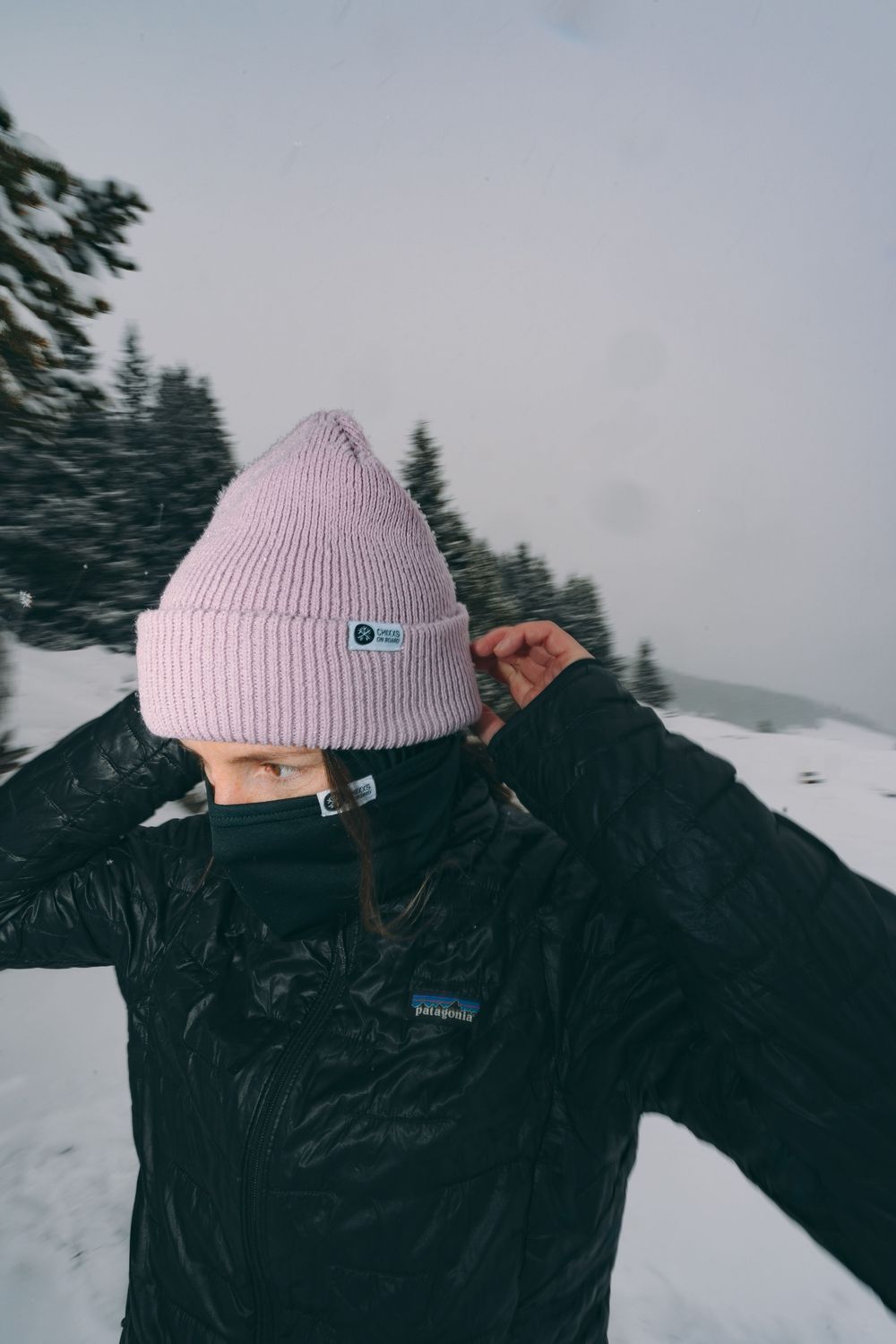 Chixxs on Board Merch clothes photography marketing.
a woman in a black jacket and purple hat. 
Photographer: Urban Engel Perspectiva