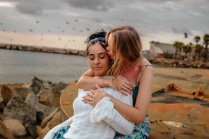 Natural and candid couple photography at Barceloneta Beach