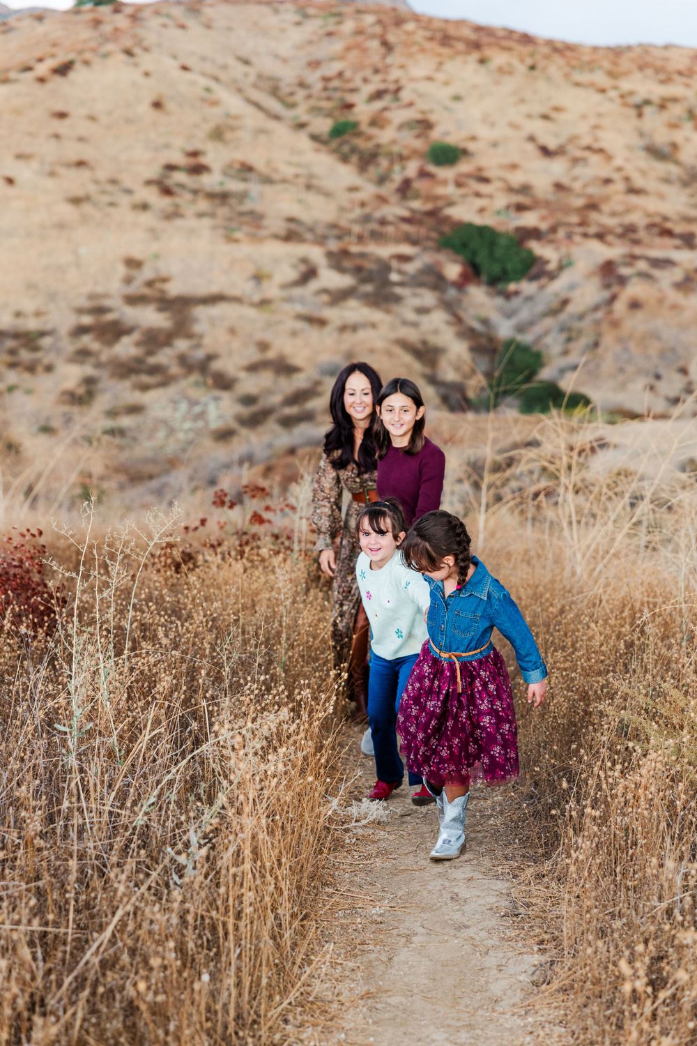 Family Photographer, Professional family portraits, Family photography near me, Simi Valley family photographer, Outdoor family photos