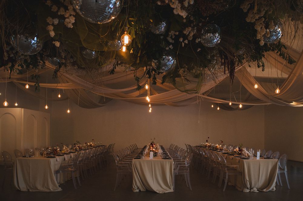 Minimal and elegant wedding décor styled in soft neutral tones