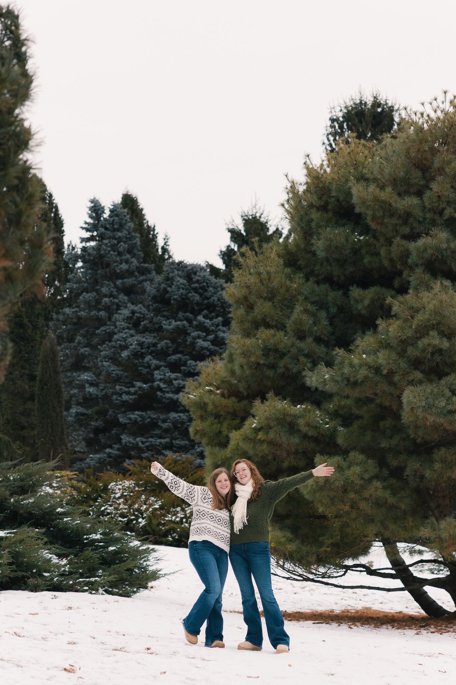 madison wi high school senior picture rep team professional photographer influencers content creation wisconsin cozy winter arboretum group