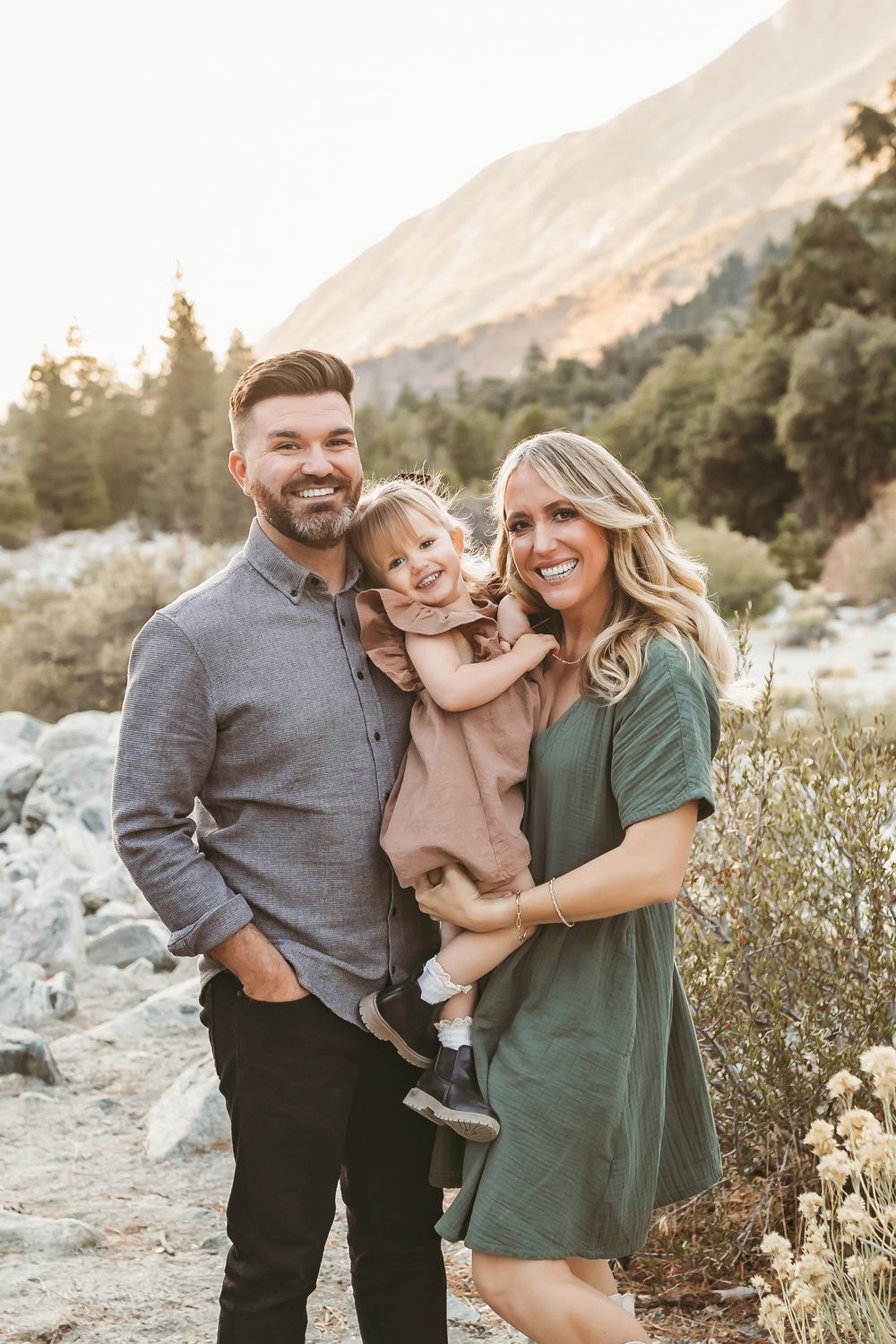 how to prepare your toddler for family photos in the inland empire