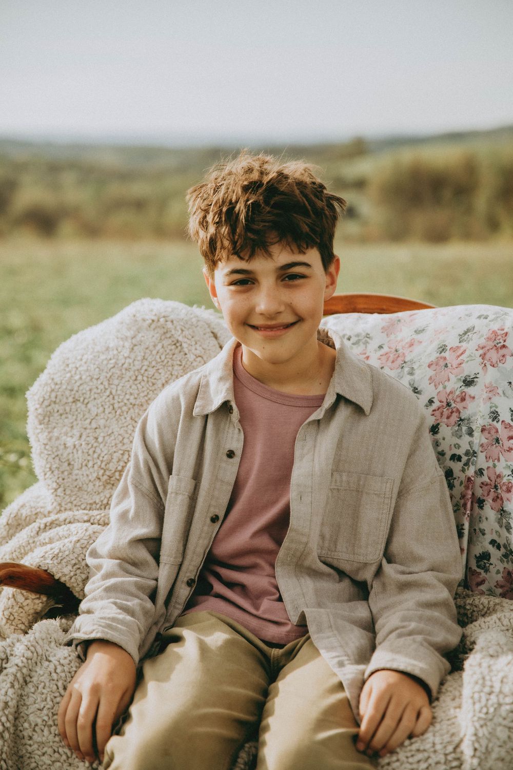 indiana pa family photography, pittsburgh photographer, spring portraits outdoors morning rolling hills open field, saltsburg