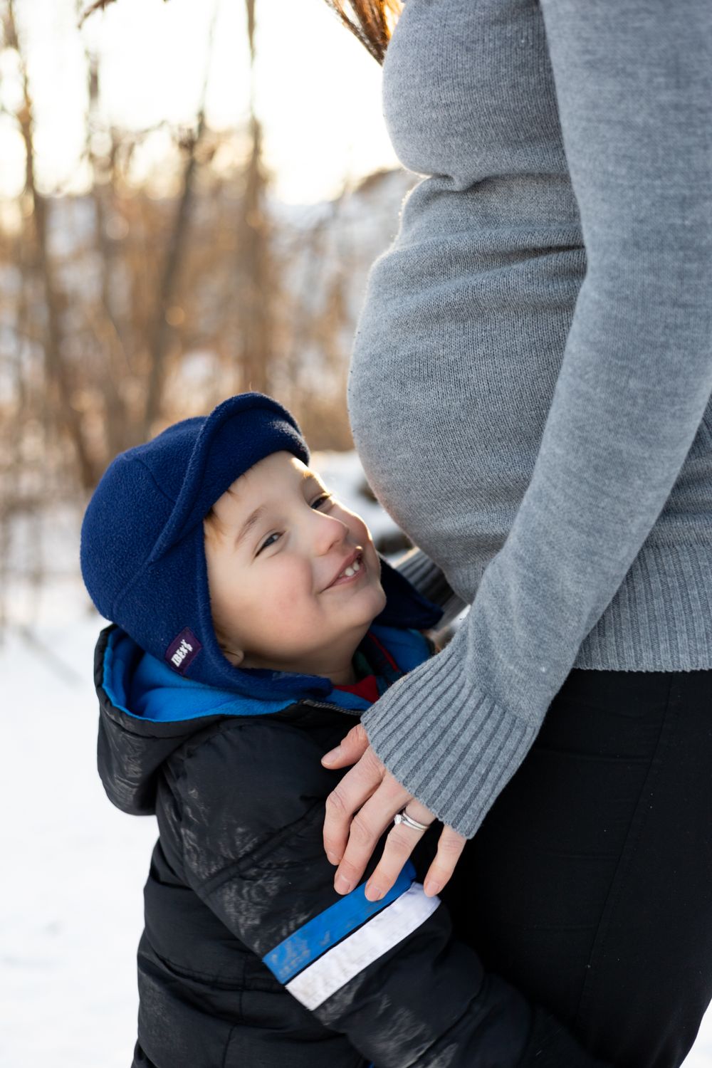 Maternity photoshoot winter