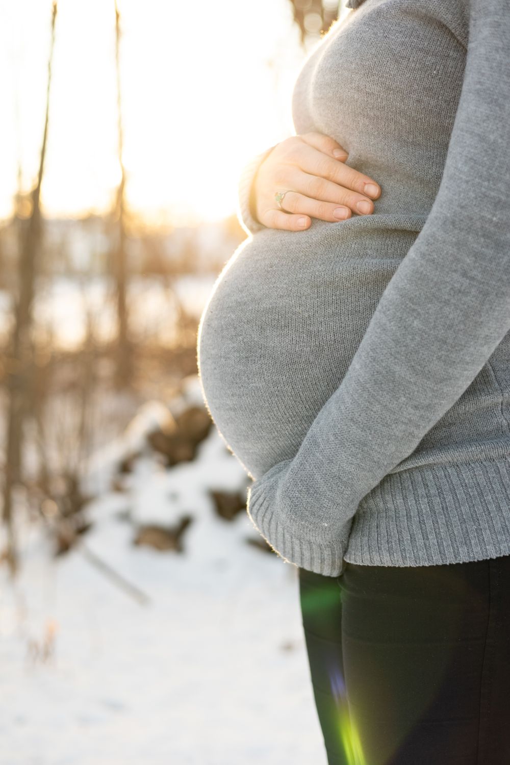 Maternity photoshoot winter