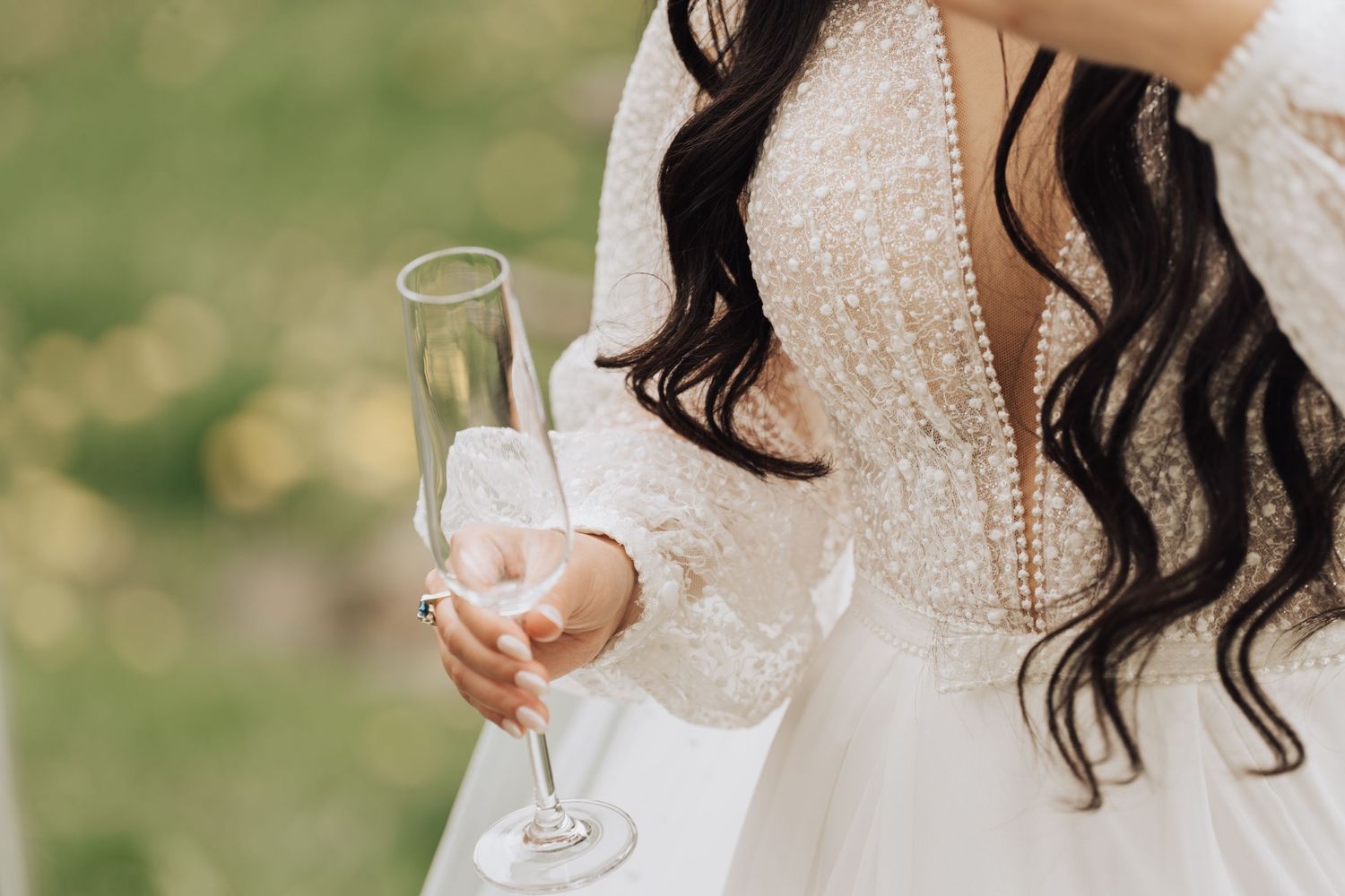 Luxury wedding photographer T-Gonzalez Fine-Art Photography serving Montreal, Laval, Rive-Nord, Estrie and more.