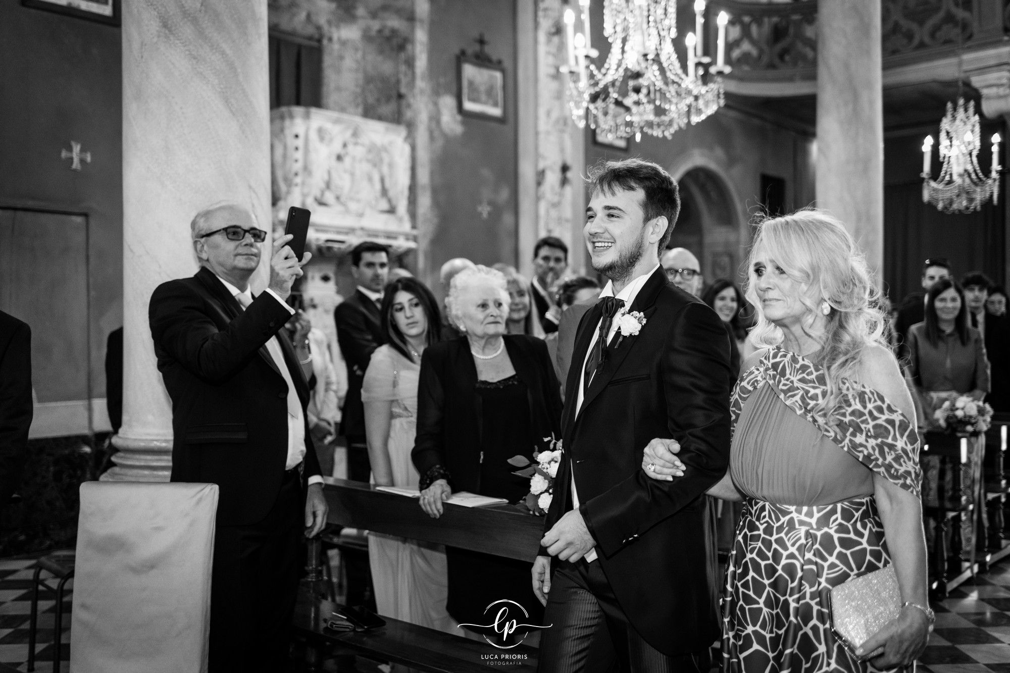 ingresso dello sposo con la mamma
