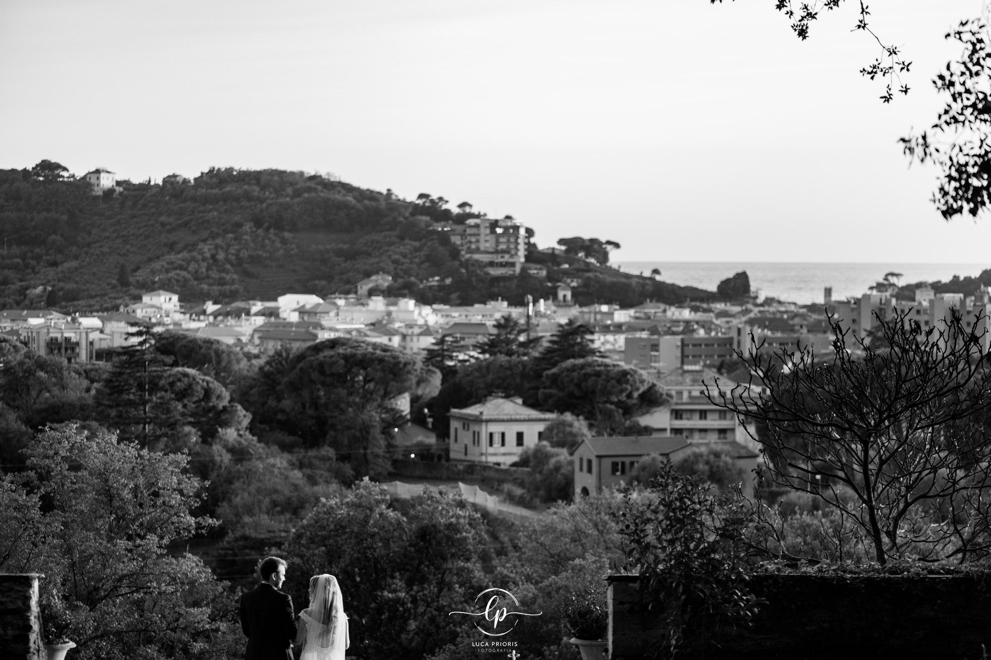 sposi nel parco dell'esedra di santo stefano a sestri levante