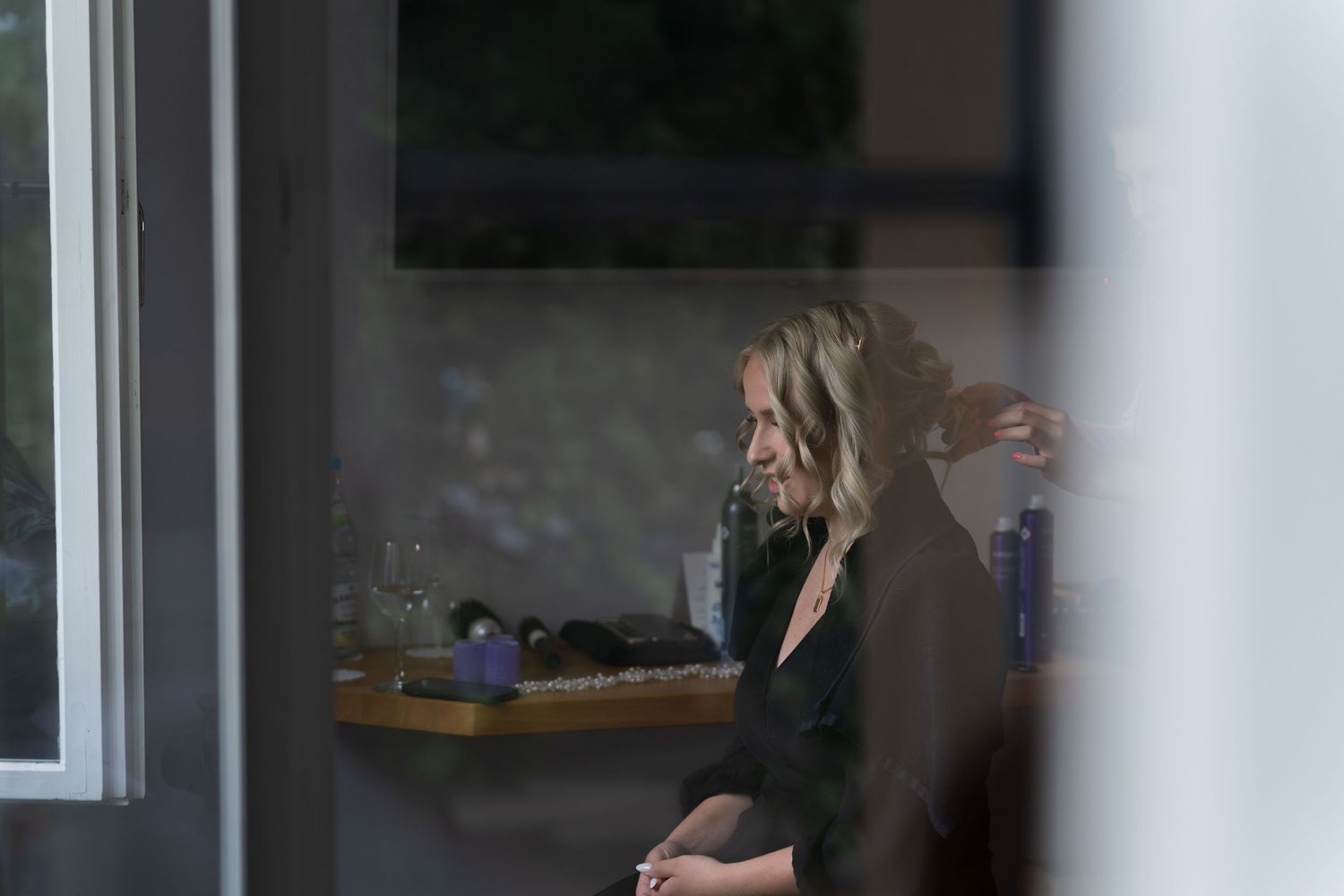 Hochzeitsfotograf Brandenburg –Getting Ready Brautppar Bilde im Schloss & Gut Liebenberg