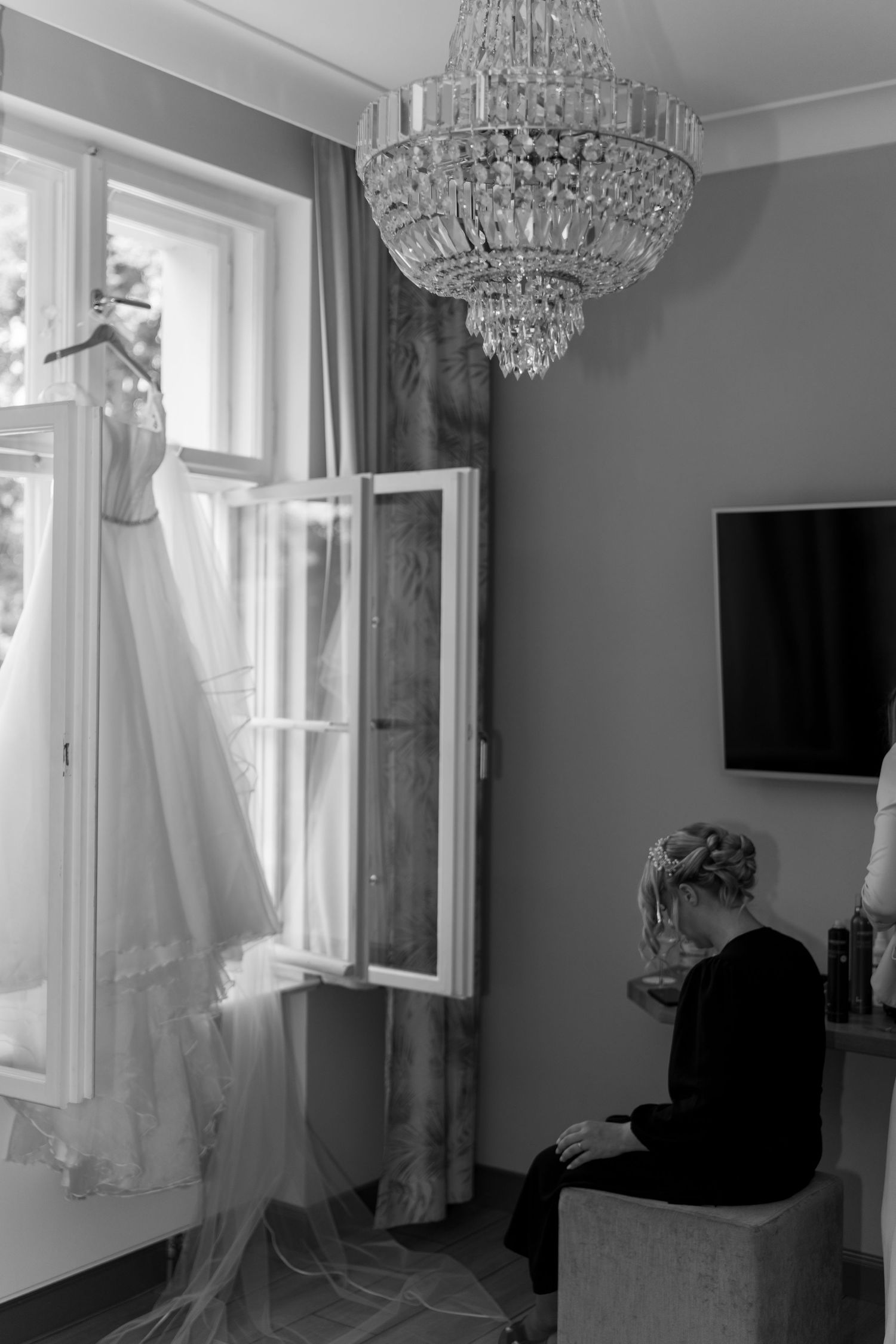 Hochzeitsfotograf Brandenburg –Getting Ready Brautppar Bilde im Schloss & Gut Liebenberg