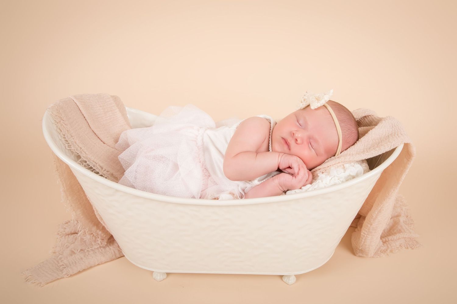 Séance photo studio nourrisson bébé Photographe Corse Bastia Venzolasca Borgo Folelli Furiani Moriani Cap Saint Florent Corte Aleria Alistro