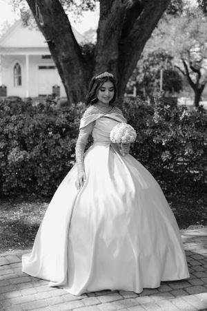 Sweet sixteen outdoor session/portrait of black and white photo to give the more moody like