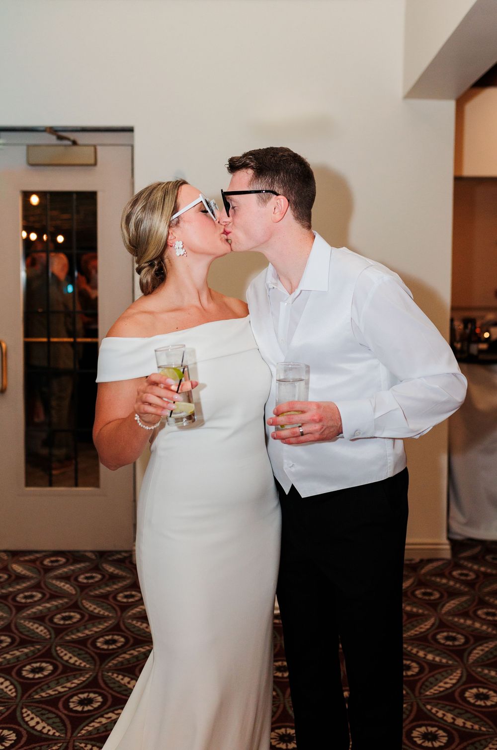 Rochester, NY Wedding Photographer 

WNY Wedding Photographer

Buffalo Wedding Photographer