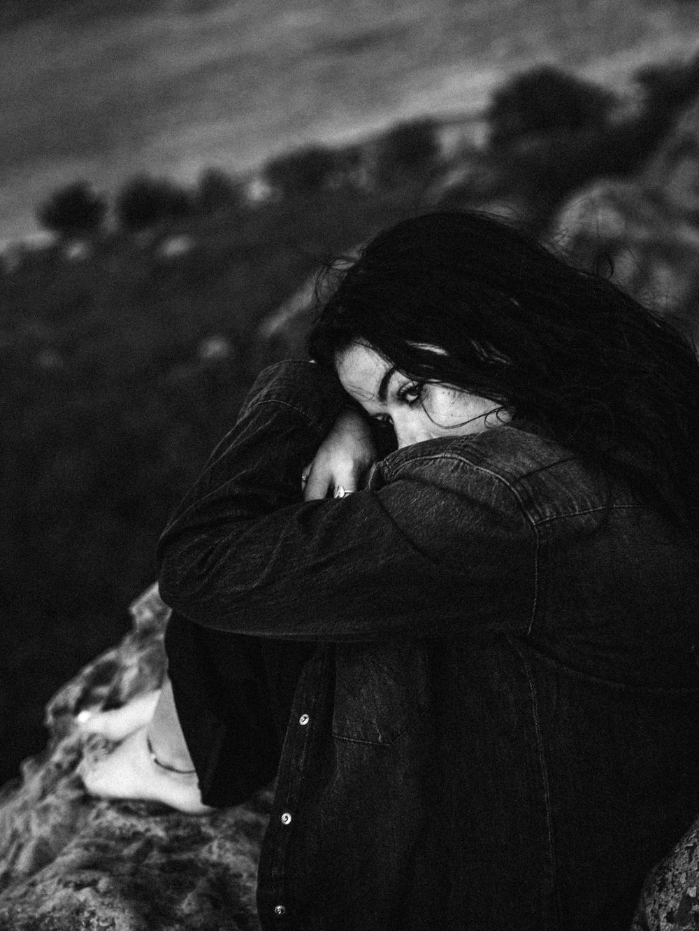 Woman poses in black and white for portrait and modeling photos in Fort Collins, Colorado