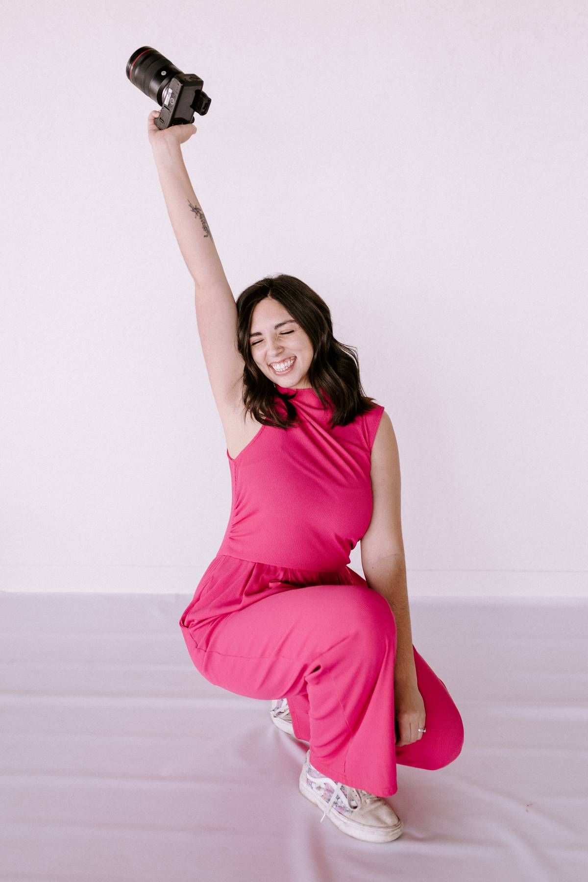 Hannah Veach by Samantha Thorne Photography. About me. Pink, silly, outgoing. Tulsa area photographers. Bartlesville maternity photographer.
