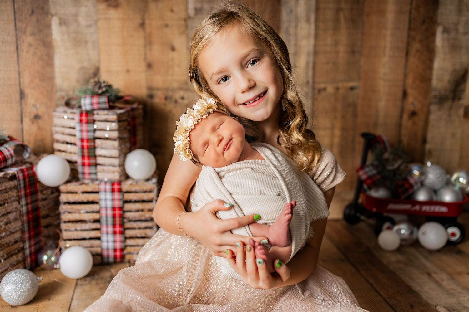In studio photographer for newborn and family photo session. RVA maternity and newborn photographer. In studio photo session. Richmind, VA