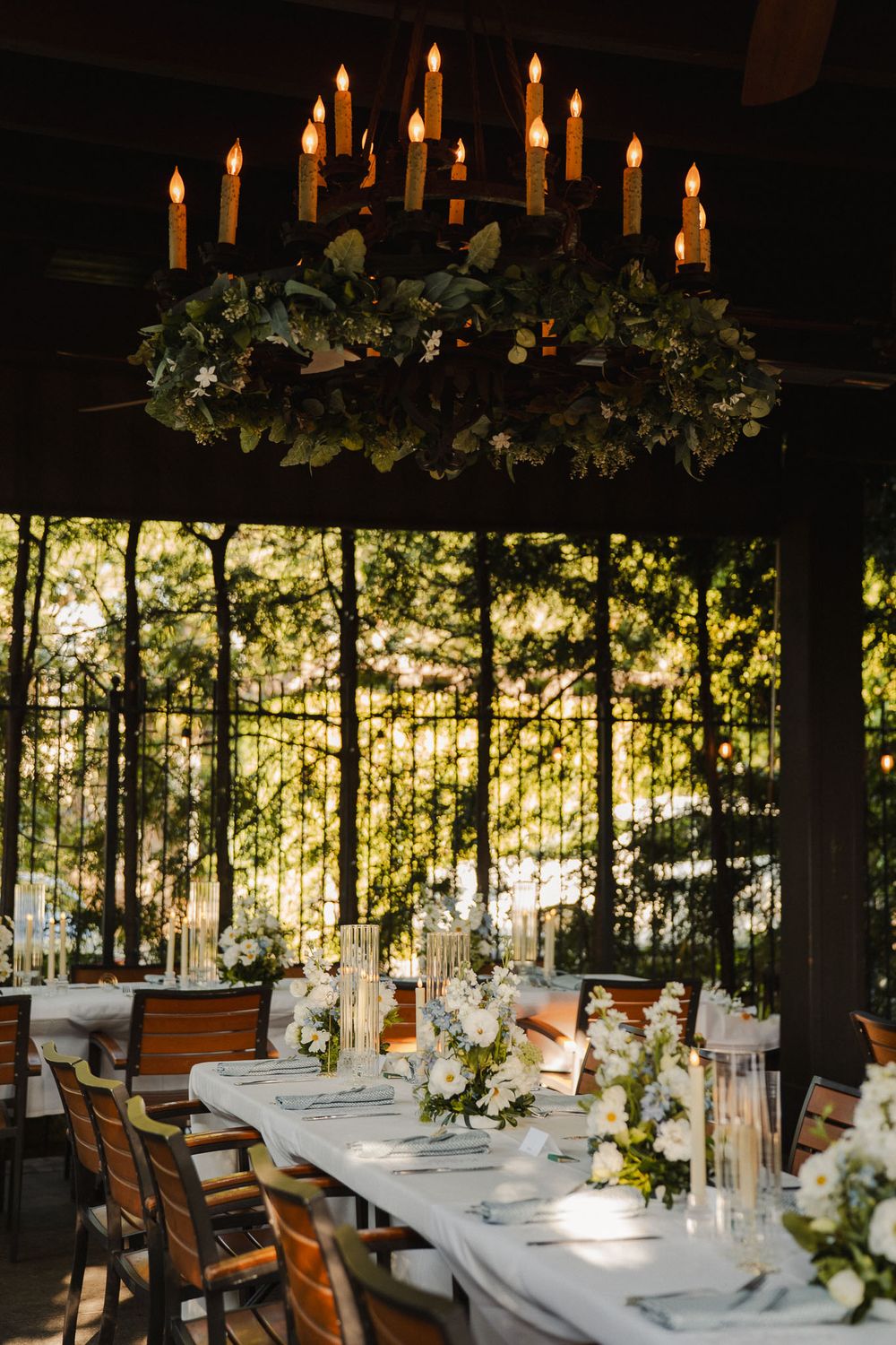 Minimal and elegant wedding table design during an intimate Pasadena celebration
