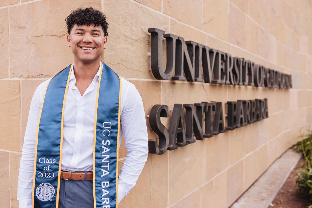 Capturing Your Graduate: A Parent's Guide to Graduation Photo Sessions |  Santa Barbara Grad Photos - Tristin Tracy Photography: Family Photographer