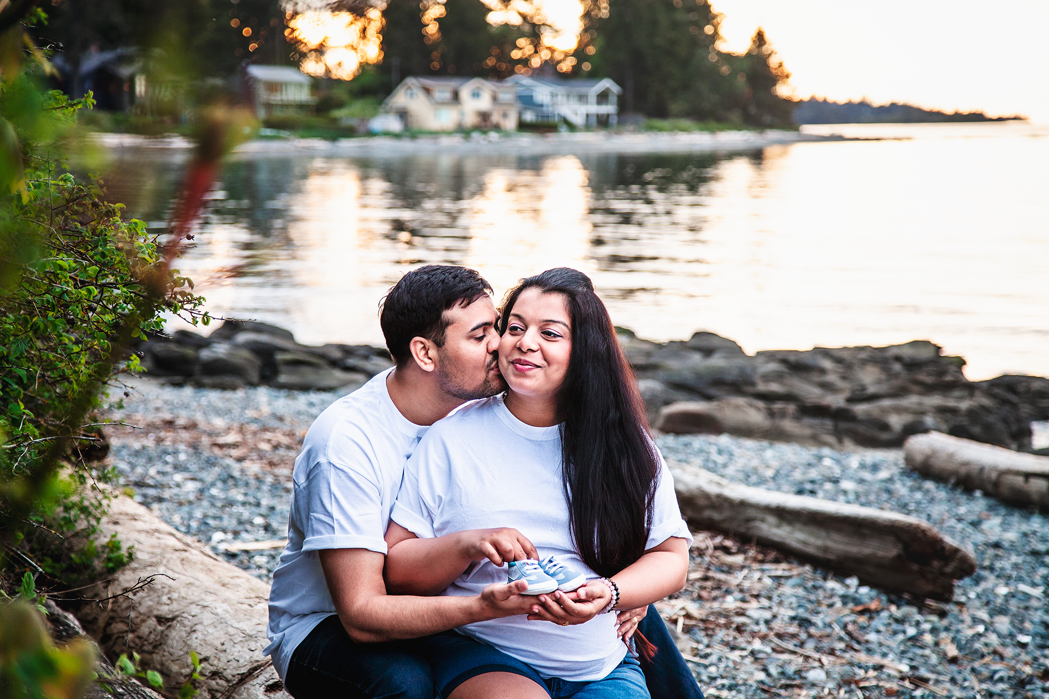 Nanaimo Maternity Photography - Little Ginger Photography in Nanaimo, BC on Vancouver Island. Outdoor Maternity Photographer in Nanaimo BC.