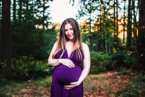 Nanaimo Maternity Photography - Little Ginger Photography in Nanaimo, BC on Vancouver Island. Outdoor Maternity Photographer in Nanaimo BC.