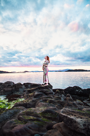 Nanaimo Maternity Photography - Little Ginger Photography in Nanaimo, BC on Vancouver Island. Outdoor Maternity Photographer in Nanaimo BC.