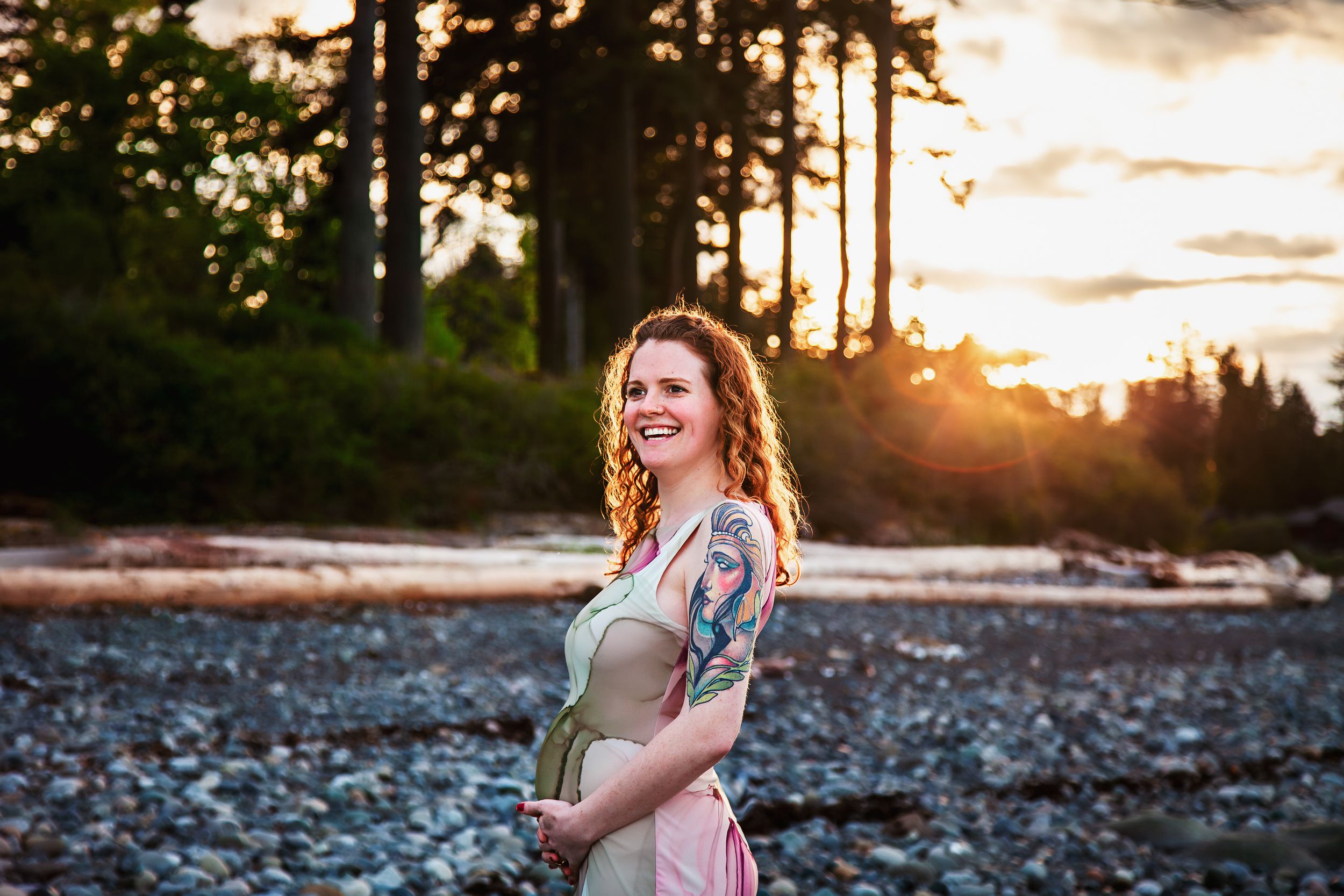 Nanaimo Maternity Photography - Little Ginger Photography in Nanaimo, BC on Vancouver Island. Outdoor Maternity Photographer in Nanaimo BC.