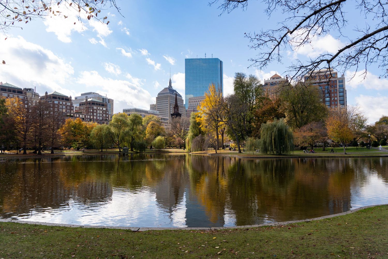 Fall Foliage at the Boston Public Garden and the Back Bay photographed by Leah Ramuglia Photography.