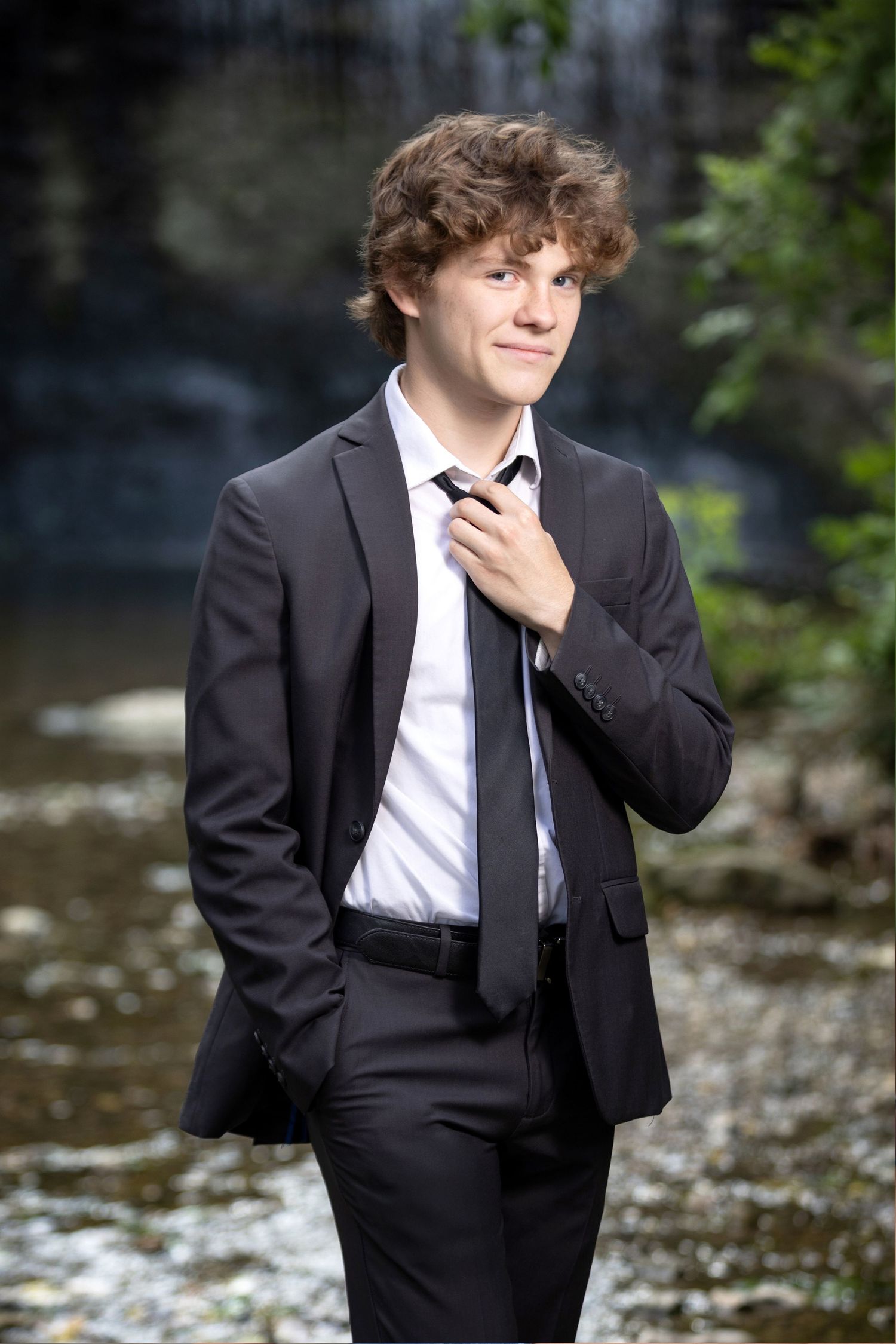 Upper Arlington senior pictures. Quarry Metro Park senior pictures.  Quarry senior pictures.  Urban senior pictures.