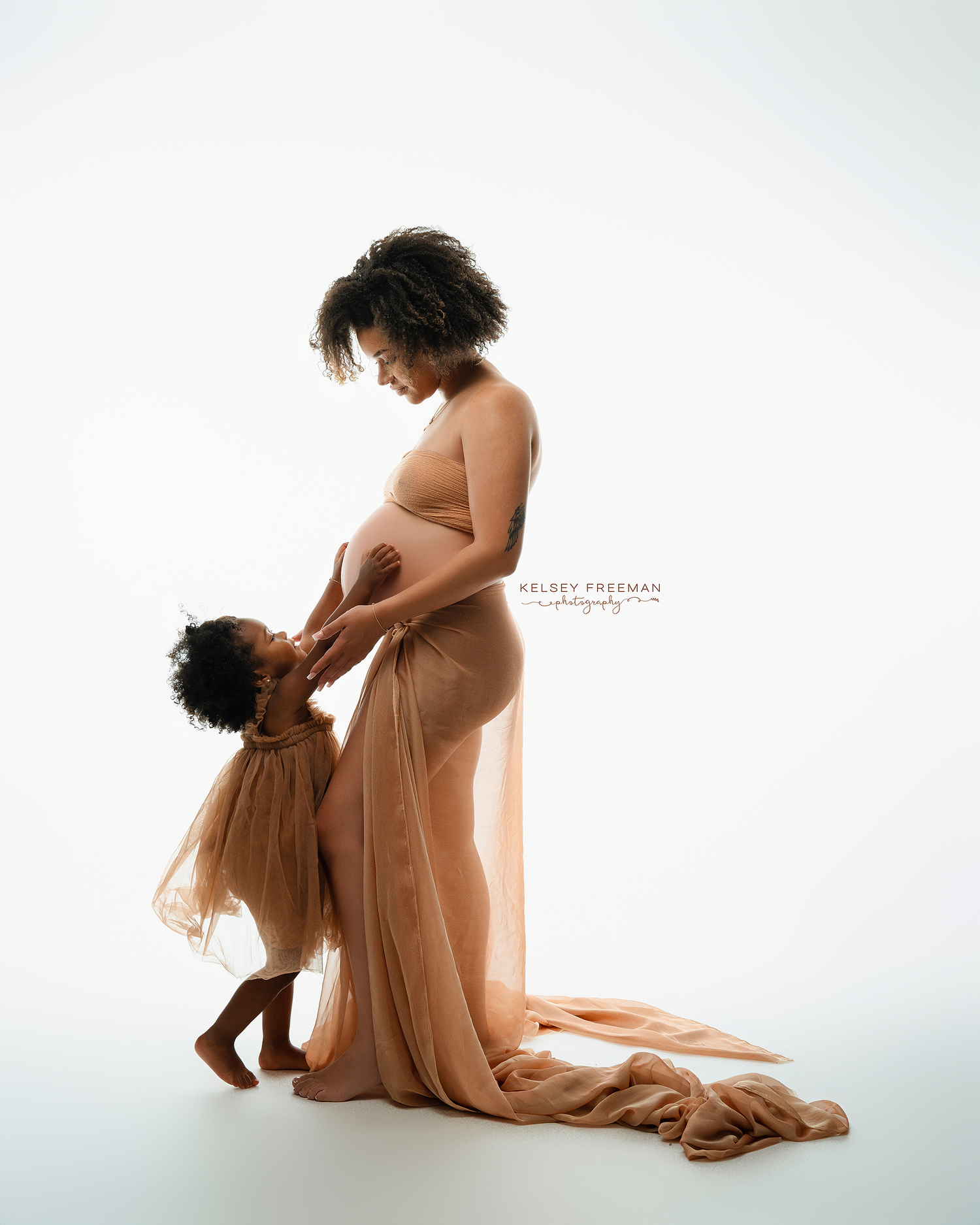 Newborn, maternity, & family photography studio located in between Atlanta, Georgia and Birmingham, Alabama with full service photo studio.