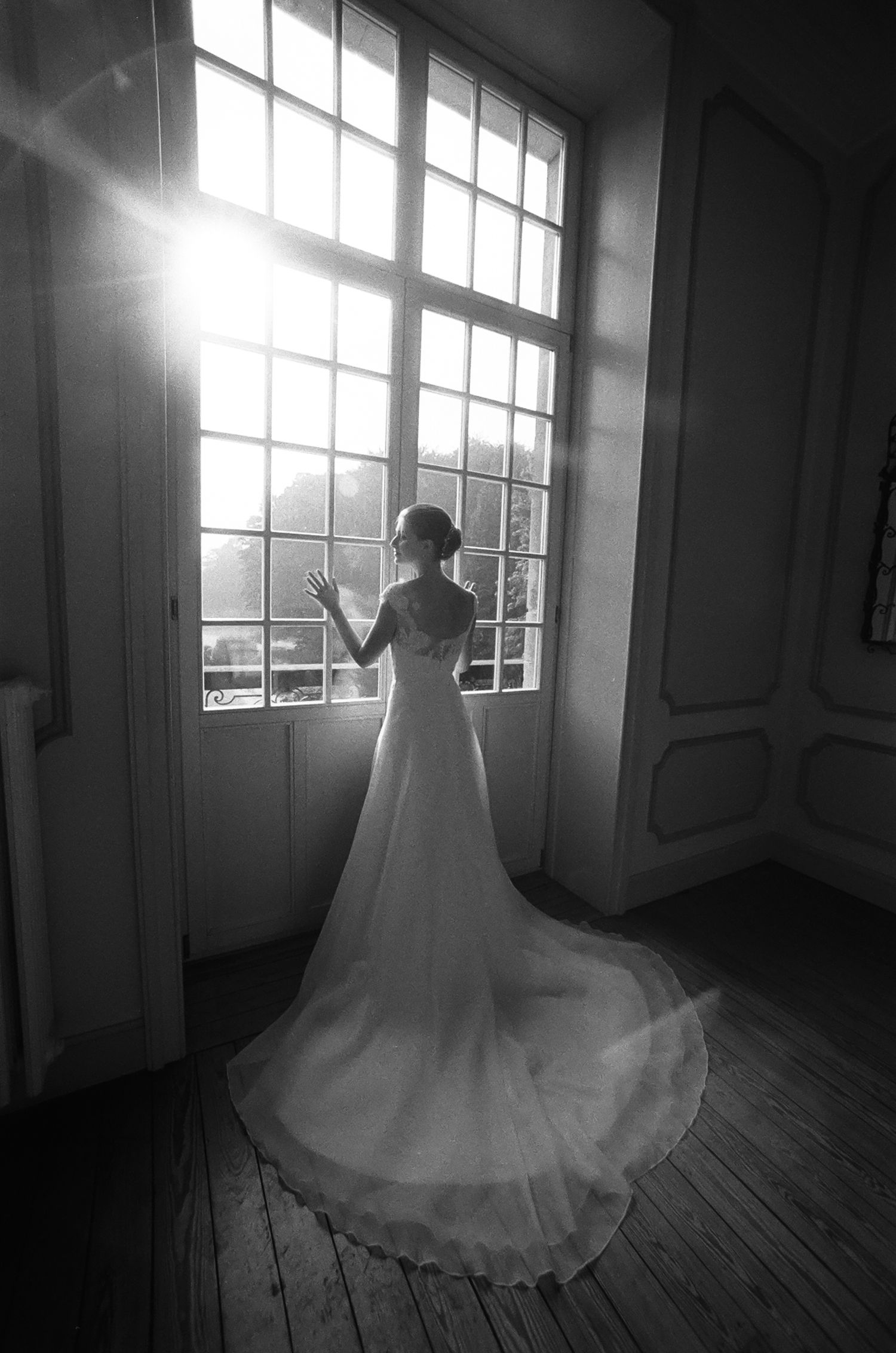 photo préparation de la mariée noir & blanc argentique France