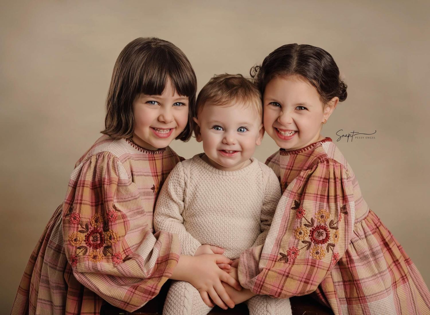 Lakewood NJ family photographer, Monmouth County family portraits, family photography near me, professional family photos Lakewood NJ
