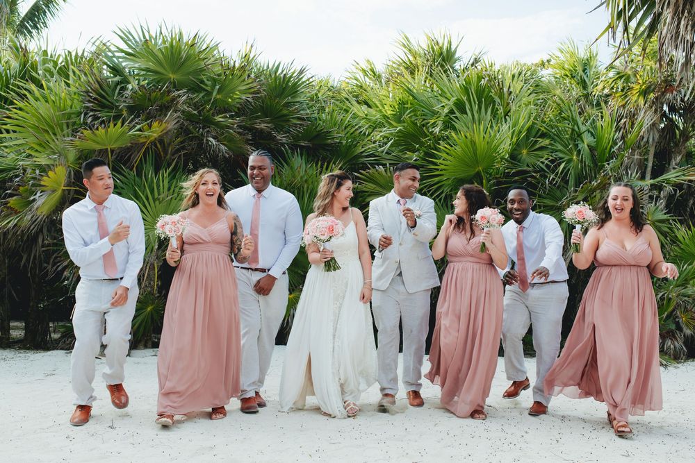 bridemaids-groomsmen-brideandgroom-friends