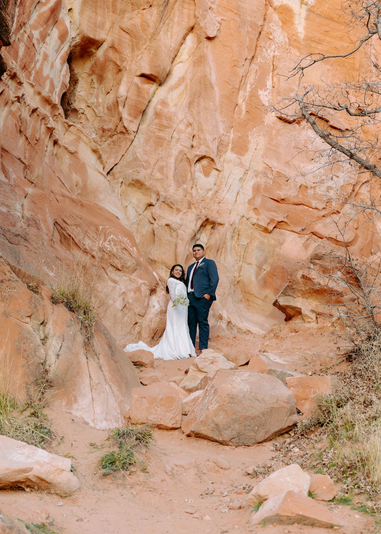 Utah wedding photographer capturing Utah Red Rock Bridals