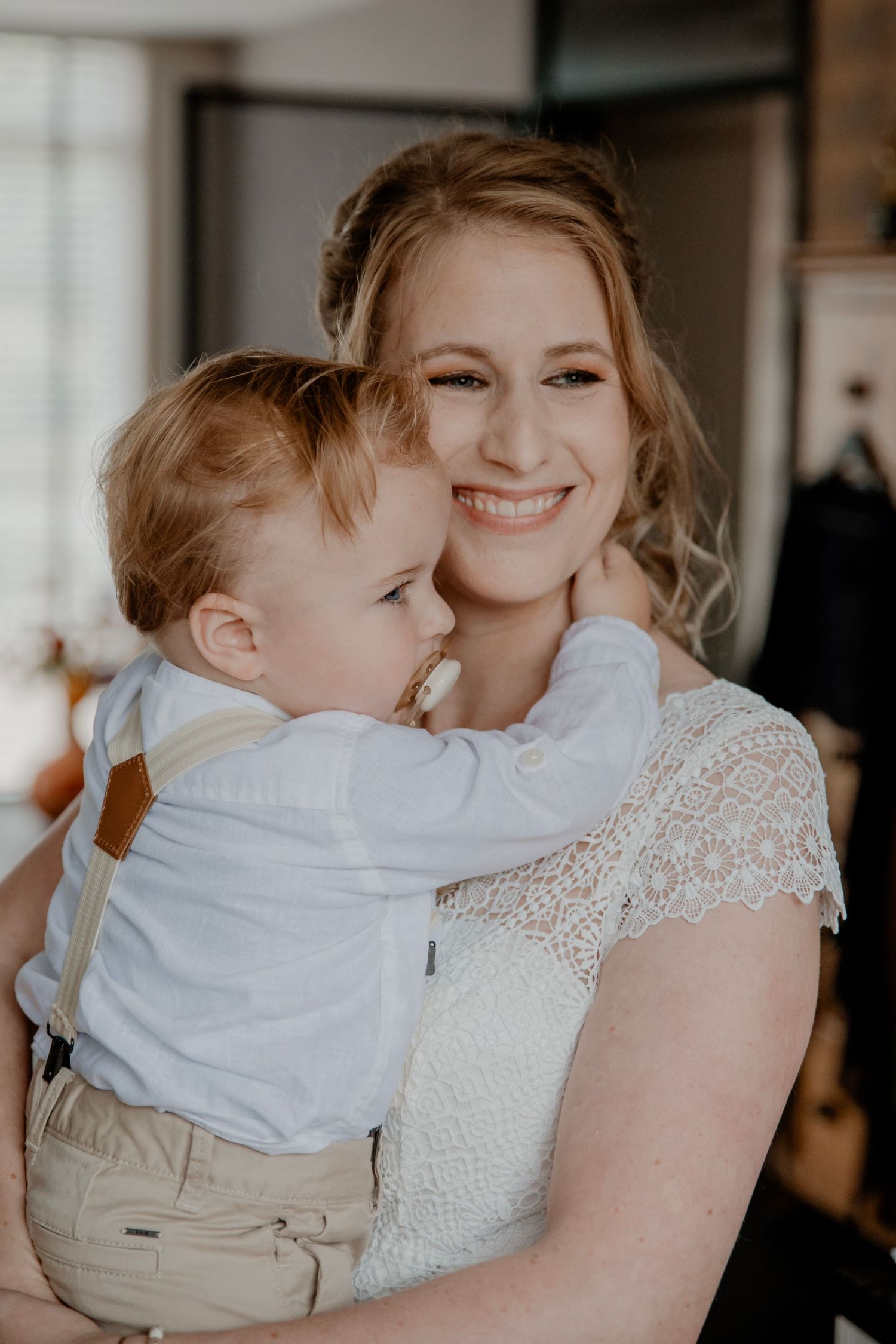 Fotograaf limburg brabant nederland motherhood fotoshoot newborn zwangerschap kraam reportage geboorte geboortefotograaf trouwen bruiloft