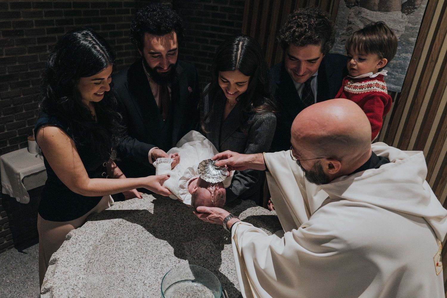 fotografía de bautizo en madrid para familias