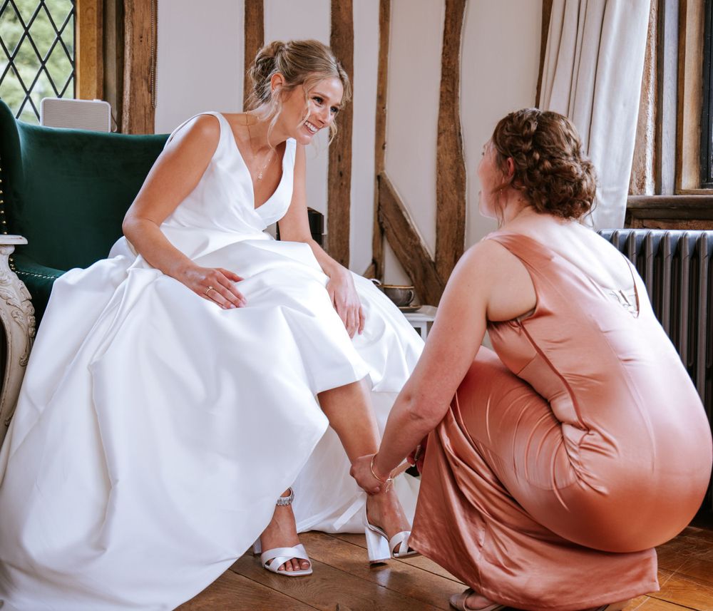 Cain manor wedding photographer, wedding photographer Hampshire