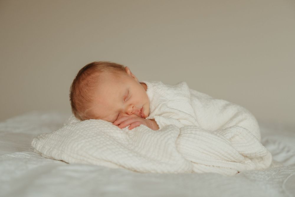 Newborn Photographer Calgary, Calgary Alberta Newborn Photography, Newborn Photoshoot Calgary, In home newborn photos Lifestyle