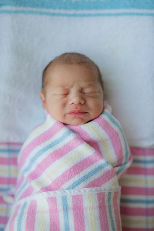 Fresh 48 newborn session, in hospital session. newborn photography Bathurst
