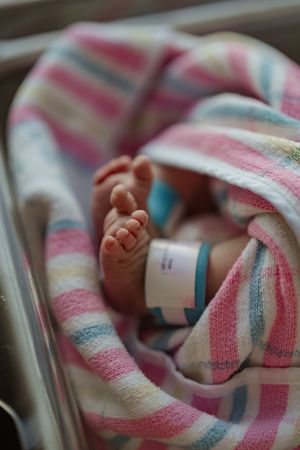 Fresh 48 newborn session, in hospital session. newborn photography Bathurst