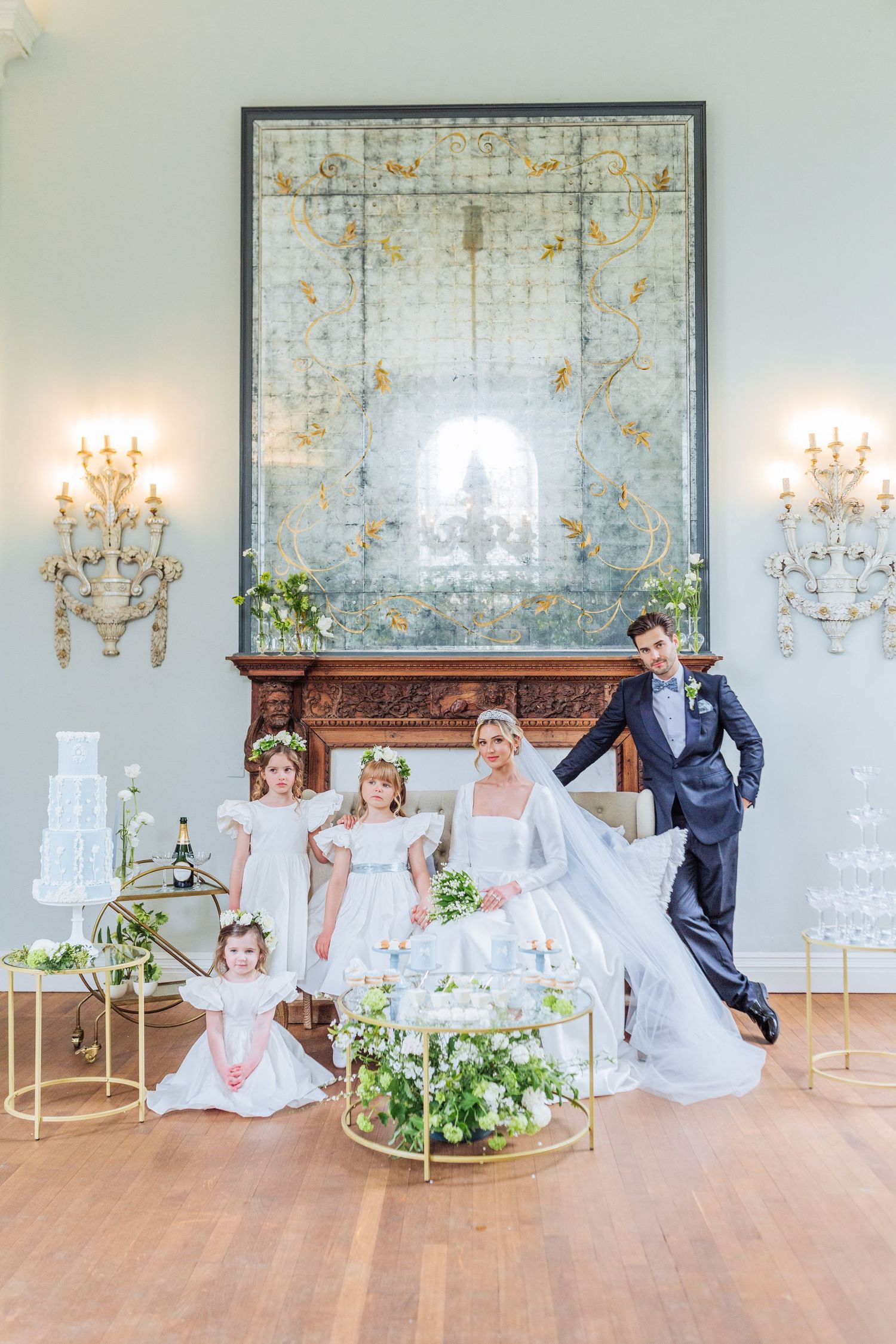 Hayley Elizabeth luxury wedding photographer Cornwell manor the cotswolds photography royal wedding vibes group portrait