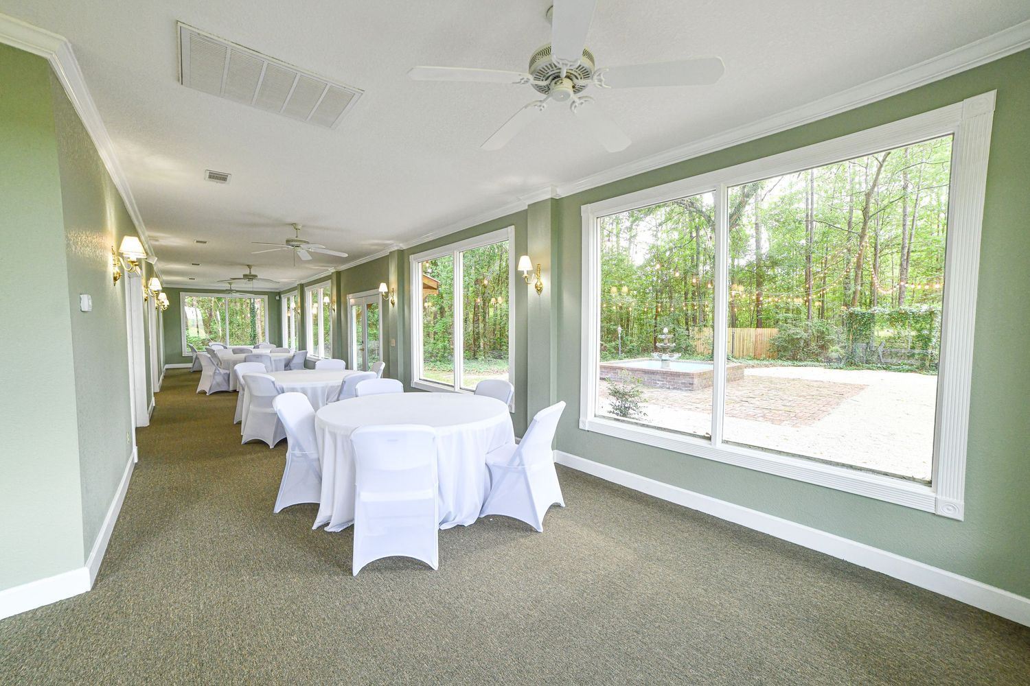 Wedding and celebration venue in southeast Georgia with a beautiful courtyard outdoor area. Ready for your next event. Not a barn. Elegant