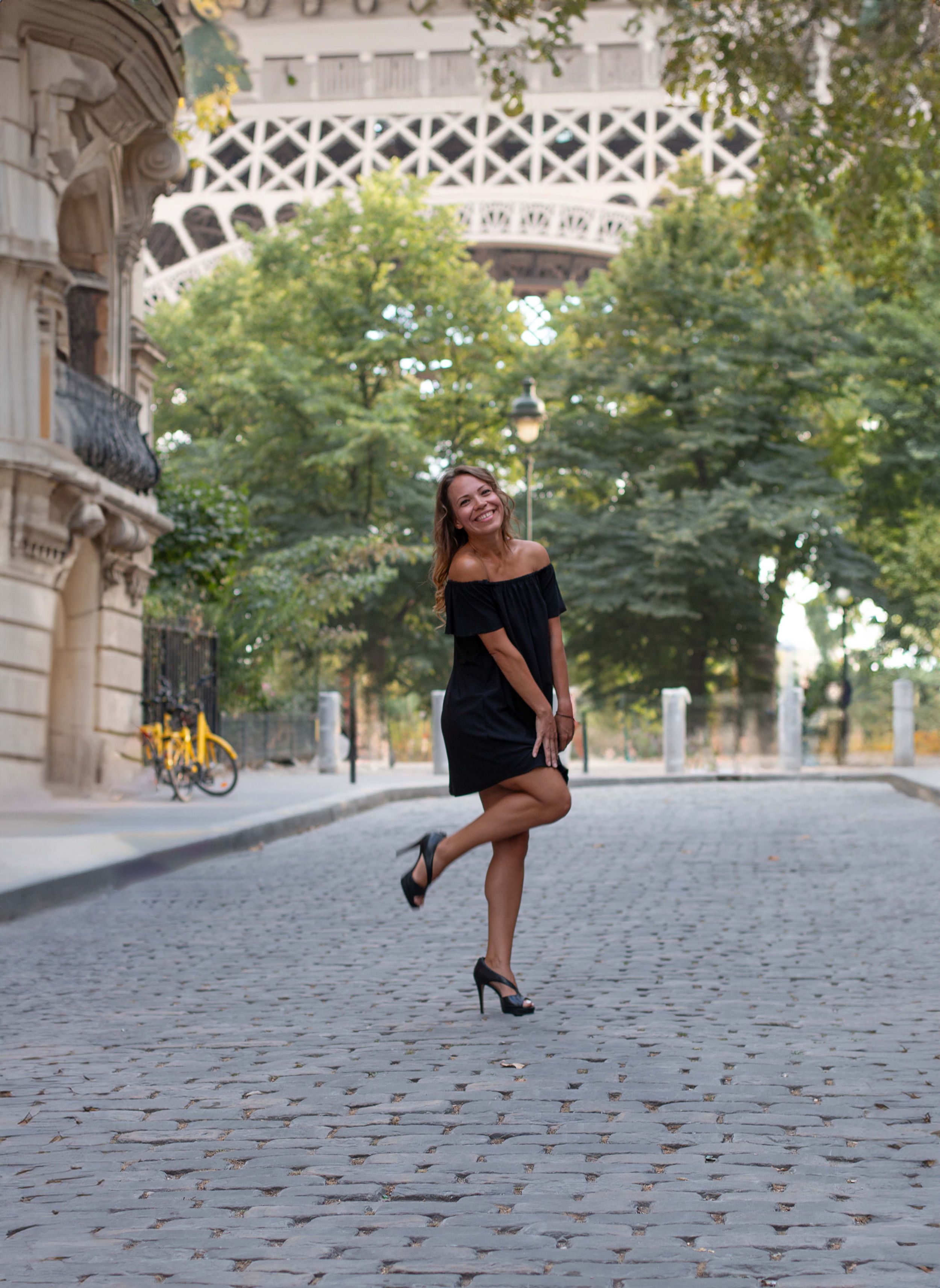 photoshoot with the Eiffel Tower